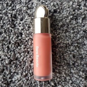 Rare Beauty blush: Joy